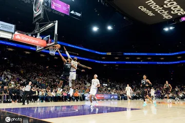 詹姆斯制勝罰球狄龍2T遭驅(qū)逐湖人險(xiǎn)勝太陽(yáng)